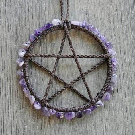 Wiccan Crafts, Wiccan Decor, Pagan Crafts, Witch Diy, Witchy Crafts, Ritual Tools, Amethyst Stones, Dream Catcher Diy, Witchy Decor