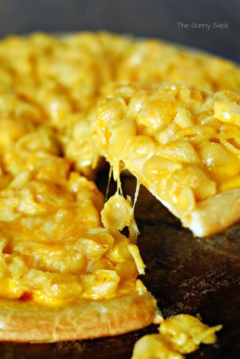 Macaroni and Cheese Pizza Recipe Macaroni And Cheese Pizza, Mac And Cheese Pizza, Cheese Pizza Recipe, Mac Cheese, Macaroni Cheese, Pizza Toppings, A Pizza, Deep Dish, Cheese Recipes