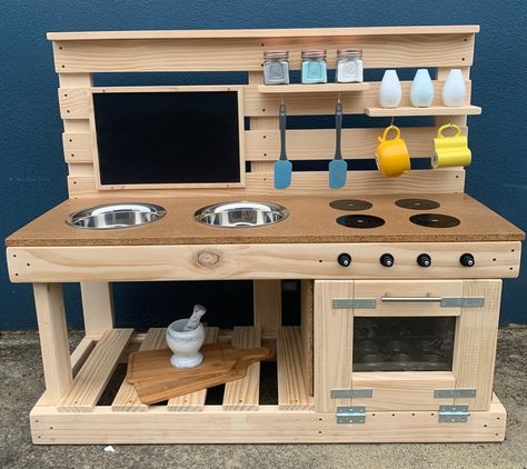 Most Popular Kitchens, Kids Outdoor Spaces, Outdoor Play Kitchen, Mud Kitchens, Kids Play Spaces, Pallet Kitchen, Play Area Backyard, Backyard Kids Play Area, Diy Mud Kitchen