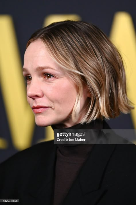 Carey Mulligan Bob, Carey Mulligan Hair Pixie, Carrie Mulligan Pixie, Carrie Mulligan Short Hair, Carey Mulligan Blonde, Carey Mulligan Never Let Me Go, Carey Mulligan Hair, Carrie Mulligan, Bob 2024