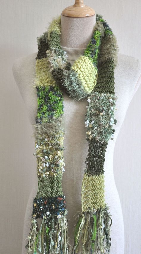 Knitting Fashion Design, Crazy Crochet, Crochet Fairy, Patchwork Scarf, Chunky Knitting Patterns, Chunky Knitting, Fabric Scarf, Crochet Fabric, Scarf Crochet