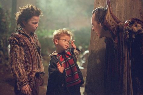 The Little Vampire - Richard E Grant Rollo Weeks, The Little Vampire, Jonathan Lipnicki, Little Vampire, Beauty Humor, Vampire Fashion, Halloween Movie Night, Kids Book Series, Vampire Movies