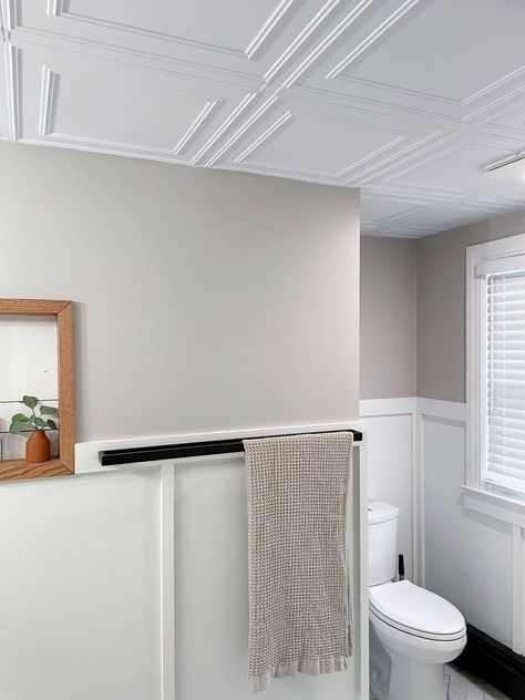 If you're wondering what type of bathroom is good for ceiling, check out our recommendation for waterproof bathroom ceiling panels. Give your bathroom a makeover with this creative bathroom ceiling idea. Ceiling On A Budget, Ceiling Update, Bathroom Ceiling Panels, Ceiling Tiles Bathroom, Upgrade Bathroom, Tile Layout, Wallpaper Shelves, Wallpaper Ceiling, Waterproof Bathroom