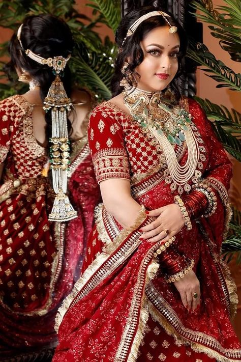 Lehenga Bridal Look, Indian Wedding Bridal Outfits, Red Lehenga Bridal, Rajasthani Bride, Best Indian Wedding Dresses, Indian Bride Makeup, Lehenga Bridal, Indian Bride Outfits, Bridal Lehenga Collection