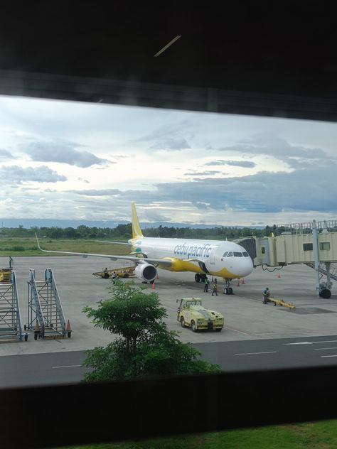 Airport Photos Philippines, Cebu Airport Prank, Bohol Philippines Photography, Cebu Pacific Airplane, Cebu Airport, Cebu Pacific Airlines, Coron Palawan Philippines, Goals Board, Airplane Aesthetic