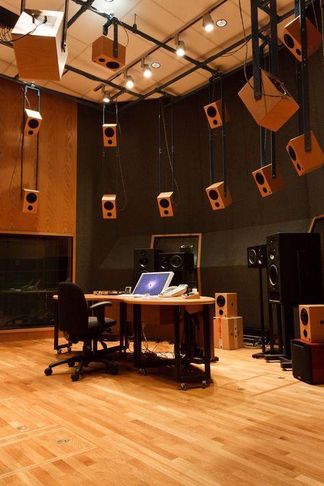 McGill University 22.2 surround audio research room. Music Production Room, Production Room, Music Room Design, Home Studio Ideas, Home Music Rooms, Sound Room, Audio Studio, Recording Studio Design, Recording Studio Home