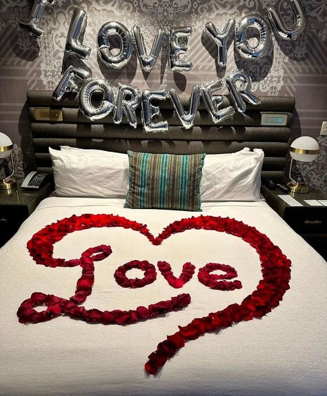 Wedding Night Room Decorations, Romantic Room Surprise, Romantic Bedrooms, Decoration For Party, Balloons Decoration, February Valentines, Romantic Room, Birthday Event, Valentine Anniversary