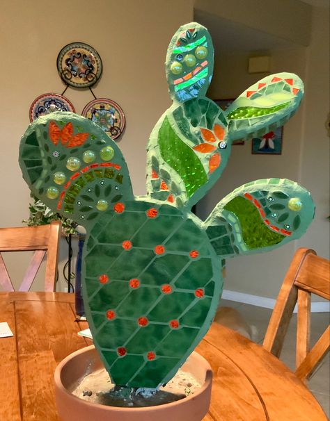 Saguaro Cactus Mosaic, Cactus Mosaic, Mosaic Cactus, Outside Wall Art, Cactus Images, Cactus Craft, Mosaic Art Diy, Glass Cactus, Mosaic Garden Art