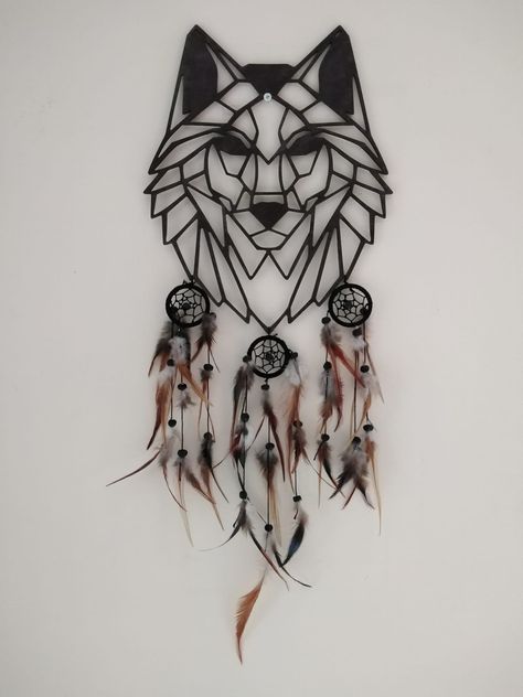 Wolf Dreamcatcher Dreamcatcher Ideas Diy, Dreamcatcher Patterns, Wolf Dreamcatcher Tattoo, Dreamcatcher Craft, Dreamcatcher Art, Wolf Dreamcatcher, Wolf Decor, Dream Catcher Patterns, Beautiful Dream Catchers