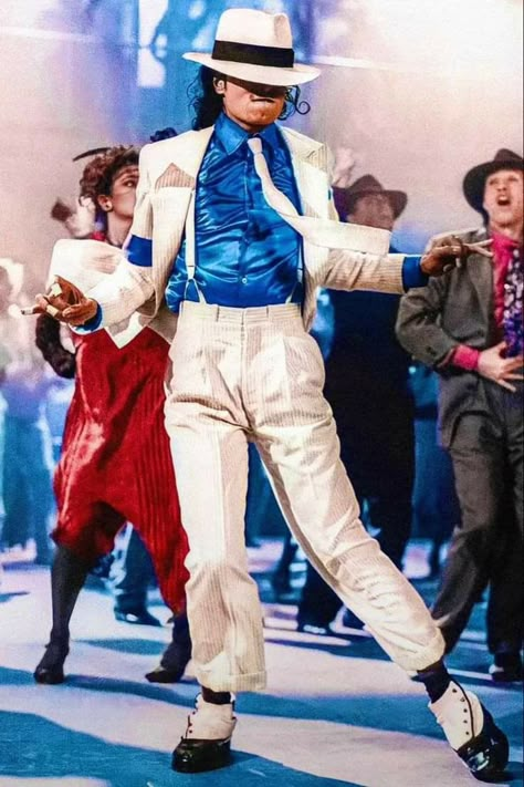 Iconic 80s Outfits, Michael Jackson Party, Michael Jackson Costume, Michael Jackson Outfits, Michael Jackson 1988, Michael Jackson Bad Era, Mike Jackson, Michael Jackson Funny, Michael Jackson Wallpaper