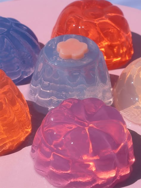 Jell-O Mold Creations Are Back and Better Than Ever Pretty Food Desserts, Sweets Reference, Cute Desserts Aesthetic, Candies Aesthetic, Pink Jello, Clean Core, Jelly Photography, Jello Mold Recipes, Bompas And Parr