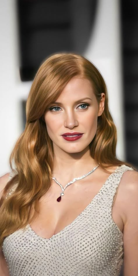 Jessica Chastain Red Hair, Jessica Chastain Makeup, Red Hair Actress, Jessica Chastain Hair, Red Headed Actresses, Redhead Actress, Lucille Sharpe, Jessica Chastain Style, Seven Husbands Of Evelyn Hugo