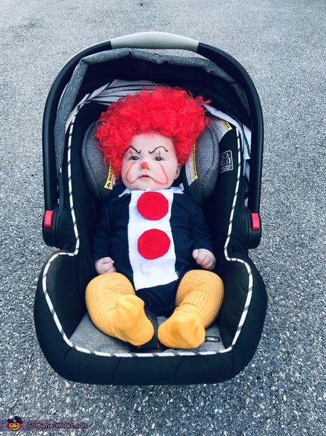 Baby Pennywise Costume, Baby Clown Costume, Baby Pennywise, Pennywise Halloween Costume, Clown Pattern, Pennywise Costume, Horror Movie Costumes, Old Halloween Costumes, Storm Drain