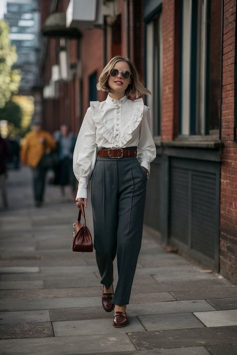 Fall Academia Aesthetic, Romantic Academia Aesthetic Outfit, British Style Women Outfits, Academia Outfits Aesthetic, Outfits Wardrobe, Classic Outfits For Women, Dark Academia Outfits, Dark Academia Outfit, Romantic Academia