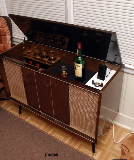 Old Stereo Cabinet Into Bar, Old Stereo Cabinet Repurposed, Deck Cabinet, Vintage Stereo Cabinet, Old Stereo, Hifi Cabinet, Noises Off, Re Purpose, Stereo Console