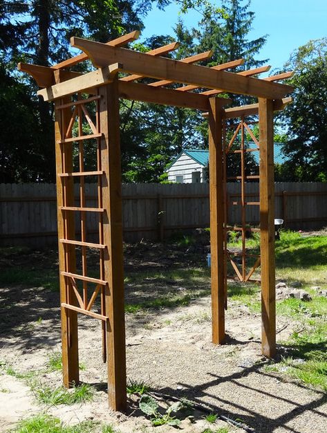 Diy Arbor, Diy Arbour, Wooden Arbor, Arbors Trellis, Jardim Diy, Cheap Pergola, Garden Vines, Garden Arbor, Wooden Pergola