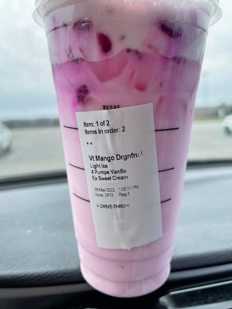 Sweet Cold Foam, Starbucks Copycat Recipes Drinks, Dragon Drink, Starbucks Drink Menu, Best Starbucks Drinks, Starbucks Secret Menu Recipes, Cold Starbucks Drinks, Starbucks Drinks Diy, Secret Starbucks Recipes