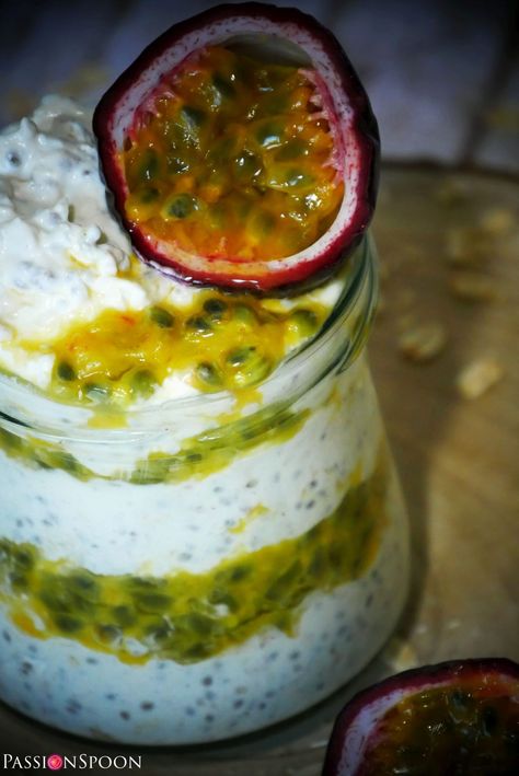 Passion Fruit Overnight Oats, Overnight Oats And Chia, Passion Fruit Yogurt, Chia Seed Breakfast, Matcha Chia Pudding, College Recipes, Great Breakfast Ideas, Passionfruit Recipes, Passion Fruit Curd