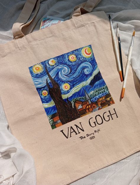 Painting On Bags Ideas Aesthetic, Painting On Bags Ideas, Drawing On Bag, Tote Bags Design Ideas, Tote Bag Diy Paint, Painted Tote Bag Aesthetic, Drawing On Tote Bag, Aesthetic Tote Bag Painting, Tote Bag Art Painting