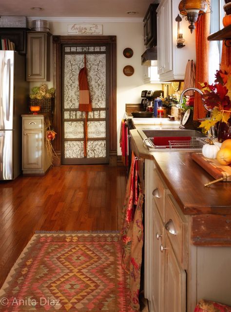 70’s Kitchen, October Country, Rustic Country Kitchens, Whispering Pines, Primitive Homes, Fall Farmhouse, Hacienda Style, Setting Ideas, Fall Kitchen