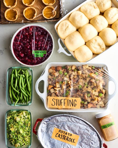 Thanksgiving Prep Ahead, Classic Thanksgiving Menu, Thanksgiving Menu Ideas Side Dishes, Make Ahead Salads, Thanksgiving Prep, Classic Thanksgiving, Thanksgiving Dinner Menu, Thanksgiving Dinner Recipes, Meal Prep Plans