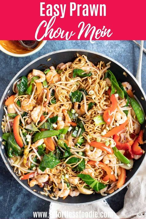 Shrimp And Bean Sprouts Stir Fry, Prawn Chow Mein, Prawn Stir Fry Recipes, Chowmein Recipes, Chicken Chowmein Recipe, Healthy Meals For The Family, Prawn Noodle Recipes, Stir Fry Dinner Recipes, Homemade Chow Mein