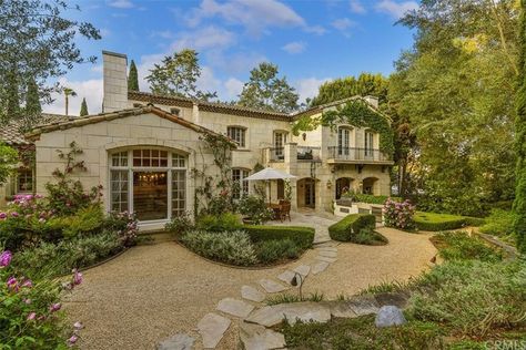 French Country-Style Estate in Orange County French Country House Exterior, Italian Style House, Cook Home, Italian Style Home, Country Home Exterior, Home Cooking Recipes, Home Made Recipes, French Country Estate, Country Mansion