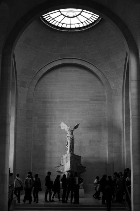 Nike of Samothrace Statue Of Nike, Form Aesthetic, Nike Of Samothrace, Istoria Artei, Quote Wallpaper, Rennaissance Art, Paris Aesthetic, Arte Inspo, Design Office