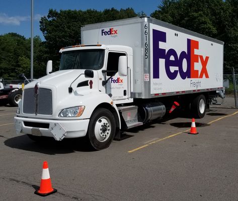 HTS Systems' HTS-CC-18/28 Cone Cradle safety cones deployment system equipped on FedEx Freight Peterbilt box van delivery truck with Wabash National truck body. Fedex Delivery Company, Fedex Proof, Fedex Delivery Package, Delivery Truck Design, Fedex Company, Fedex Box, Hospital Room Snapchat Stories, Tire Pictures, Army General