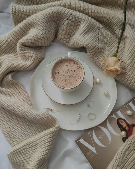 Cream Aesthetic, Coffee Photography, Classy Aesthetic, Aesthetic Coffee, Beige Aesthetic, A Cup Of Coffee, Coffee And Books, Brown Aesthetic, White Aesthetic