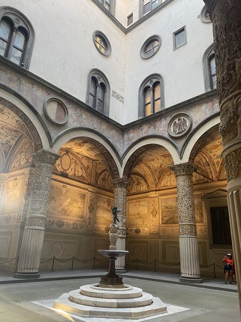 Uffizi Gallery, Florence Uffizi Gallery Aesthetic, Uffizi Gallery Florence, Gallery Aesthetic, Uffizi Gallery, Florence, Places To Go, Vision Board, Exterior