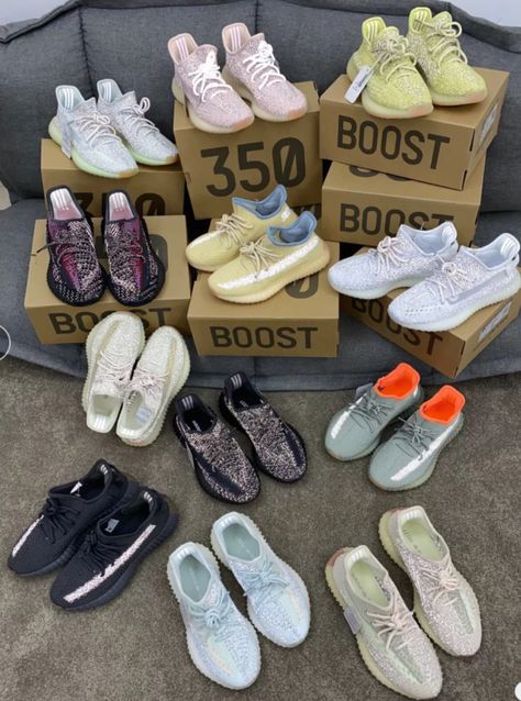 100% brand new 350 V2 sports shoes, original products, 100% quality assurance, 100% satisfaction guarantee. Yeezy 350 V2, Pink Nike Shoes, Track Shoes, Nike Shoes Jordans, Adidas New, Dunk High, Yeezy 350, Hype Shoes, Adidas Campus