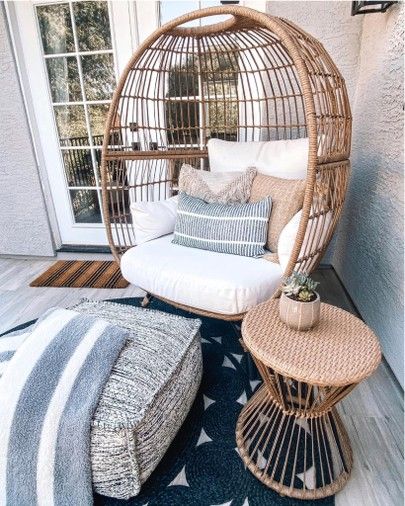 Cheapest Fence Ideas, Yard Fire Pit Ideas, Egg Chair Patio, Front Flower Bed Ideas, Yard Fire Pit, Front Flower Bed, Frontyard Landscape, Deck Privacy Panels, Landscape Fence