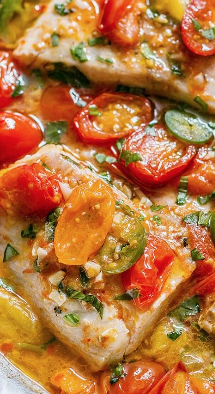 Tilapia White Fish Recipe in Tomato Basil Sauce — Eatwell101 Maybelle Carter, Tilapia Recipes Healthy, Healthy Calories, White Fish Recipes, Baked Tilapia, Tomato Basil Sauce, Fitness Recipes, Tilapia Recipes, Basil Sauce