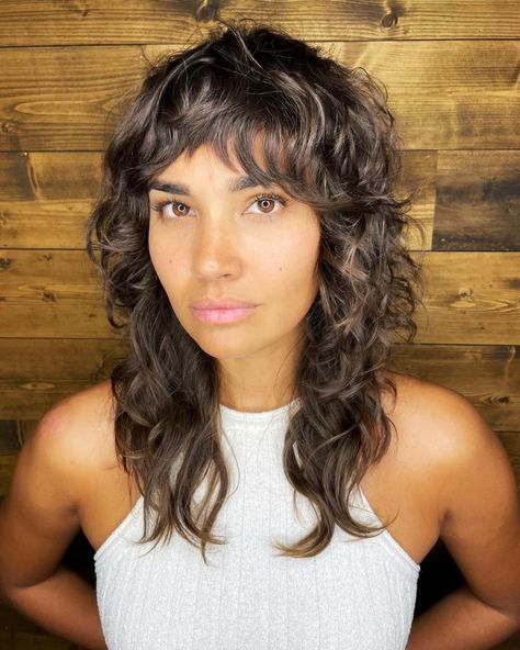 Low Maintenance Shag for Wavy Hair Type Layered Lob Haircut Curly Hair, Curly Shag Haircut, Medium Length Curly Hair, Thick Wavy Hair, Mullet Haircut, Low Maintenance Haircut, Natural Wavy Hair, Low Maintenance Hair, Haircuts For Wavy Hair