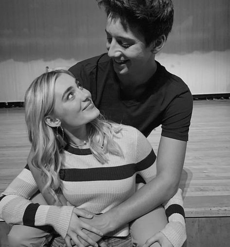 Meg And Milo, Cheerleader Zombie, Zombie Football Player, Anna Mcnulty, Violetta Disney, Football Couples, Milo Manheim, Love Milo, Meg Donnelly