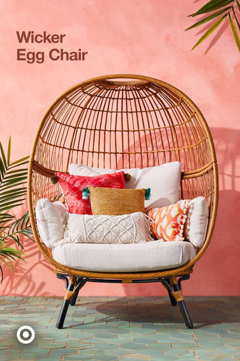 Create a cozy corner to relax in your patio. Curl up for a nap or get comfy to read a book in this wicker egg chair. Place it in your garden, patio or even indoors for the cutest lounge-y vibes. Zen Yard, Boho Chairs, Egg Chair Outdoor, Wicker Egg Chair, Coastal Cabin, Brooklyn Townhouse, Apartment Things, Wellness Room, Attic Ideas