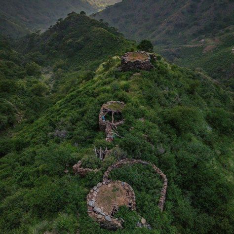 Faifa Mountains, Jizan, southwest 🇸🇦 Saudi Arabia! #FaifaMountains #Jizan #SaudiArabi Jizan Saudi Arabia, Saudi Aramco, Saudi Arabia Heritage, Life In Saudi Arabia, Saudi Arabia Alula, Saudi Arabia Tourism, Happy Lifestyle, Saudi Arabia, Healthy Happy