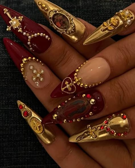 Red An Gold Nails, Lattice Nail Design, Red Nails With Gold Details, Red Ethereal Nails, Red Gold Nails Acrylic, Red Nails Gold Charms, Christmas Nails Wine Red, Dark Red Leopard Print Nails, Gold Nails Extra