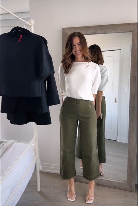 Stretch Twill Cropped Wide Leg Pant curated on LTK Black Cropped Pants Outfit, Cropped Wide Leg Pants Outfit, Cropped Pants Outfit, Slacks Outfit, Realistic Fashion, Outfit Petite, Wide Leg Pants Outfit, Office Suit, Trouser Outfit