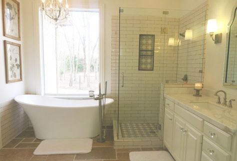 Soaker Tub Bathroom Ideas, Log Home Bathrooms, Freestanding Soaker Tub, Soaker Tubs, Suburban Farmhouse, Rustic Closet, Farmhouse Tour, Living Interior Design, Farmhouse Bathroom Remodel