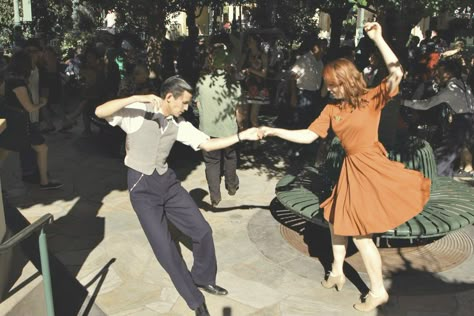 Ballroom Dancing Photography, Dancing Reference, Ballroom Dance Photography, Dancing Photography, Vintage Foto's, Dance Aesthetic, Vintage Dance, Swing Dancing, Lindy Hop