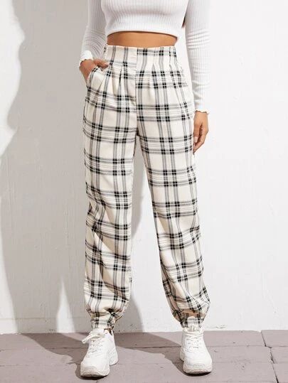 Cute Sweatpants Outfit, Tartan Pants, Lehenga Red, Pretty Fashion, Cute Pants, Causual Outfits, Women Pants, Girl Clothing, Plaid Pants