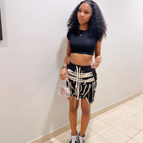 JADA on Instagram: “not your speed” Jada Marie, Instagram Baddie, Baddie Fits, Black Outfits, Black Hairstyles, Teenager Outfits, Clothing Hacks, Instagram Models, Fitness Inspo