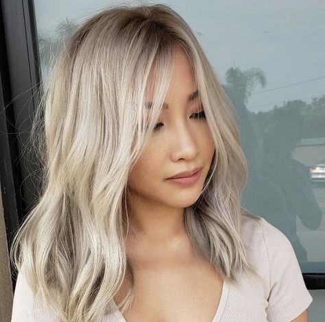 Asian Platinum Blonde Hair, Platinum Blonde Hair Asian, Blonde Asian Hair, Icy Blonde Balayage, Dark Blonde Hair Color, Blonde Asian, Blonde Hair With Bangs, Icy Blonde, Dark Blonde Hair