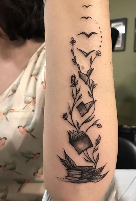 Book Tattoo Designs, Book Inspired Tattoos, Datum Tattoo, Tato Geometris, Bookish Tattoos, Bauch Tattoos, Petit Tattoo, Literary Tattoos, Dot Tattoos