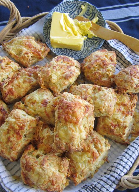 Onion Cheese Bread, Soft Scones, Onion Scones, Cheese Scones Recipe, Cheese Scone Recipes, Do It For Me, New Zealand Food, Cheese Scones, Savory Scones