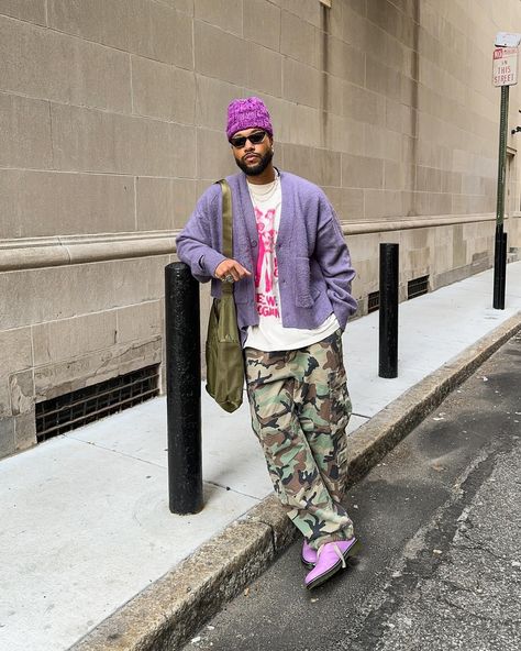 #snobshots returns with more of the best style shots from across Instagram. ⁠ ⁠ ⁠ ⁠ ⁠ ⁠ Swipe through to get inspired and make sure to get yourself featured next week by using the hashtag #snobshots on your strongest style shots. Camo Baggy Pants, Purple Beanie, Outfit Info, Sunglasses Purple, Beanie Outfit, Purple Boots, Purple Knit, Beanie Black, Outfits Streetwear