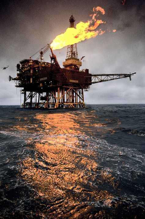 Oil Engineering, Offshore Oil Rig, Marine Engineer, Oilfield Trash, Water Well Drilling Rigs, Oil Rig Jobs, Oilfield Life, Petroleum Engineering, Texas Oil