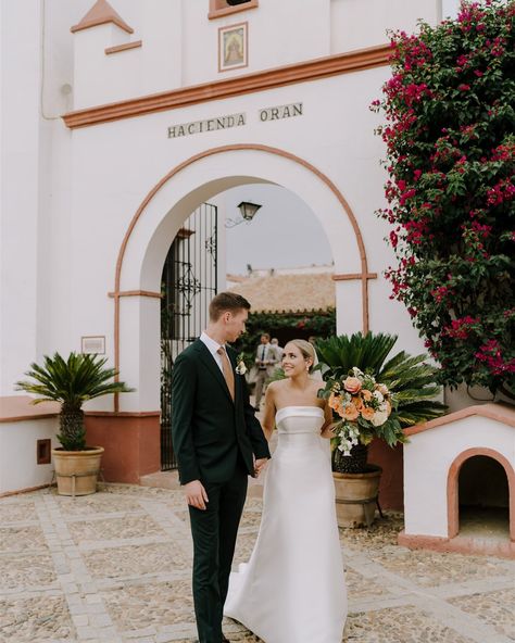 Throw back to 2022, to an amazing wedding at Hacienda de Oran near Seville that has not had half the Insta time it truly deserves! I loved the colour palette for Faye and Joe's 3 day wedding experience! The colours blended perfectly and added a super modern vibe! I hope you like it! As always the most beautiful photos by Photos @andreasholm #weddingplannerronda #weddinginspain #sustainableweddingplannerspspain #weddingplannersevilla #weddingplannerspain #weddingplannermarbella #weddingpl... Seville Wedding, Spanish Style Wedding, Most Beautiful Photos, Wedding Spain, Wedding 2025, Throw Back, Modern Vibe, Day Wedding, Spanish Style